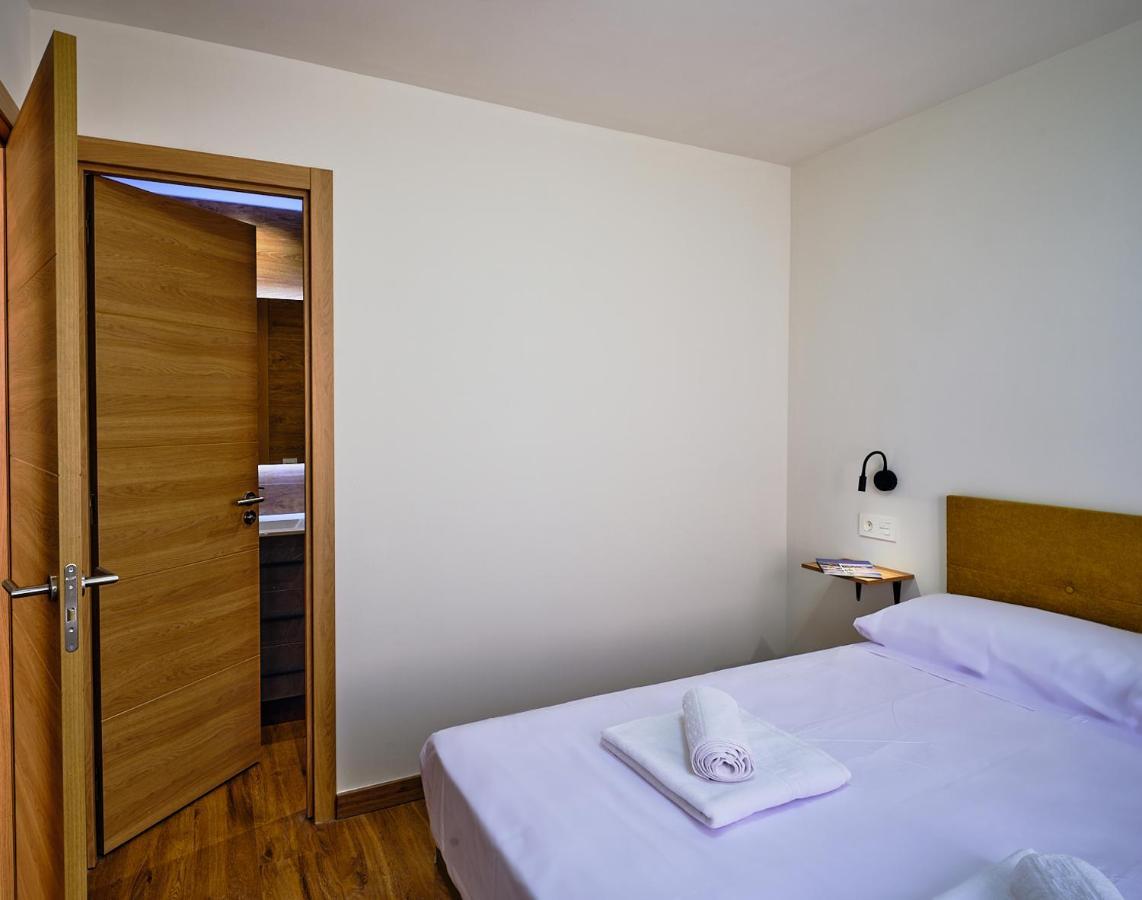 Leo Home- Bright & Centric 3 Bedrooms Apartment With Private Parking Included マラガ エクステリア 写真
