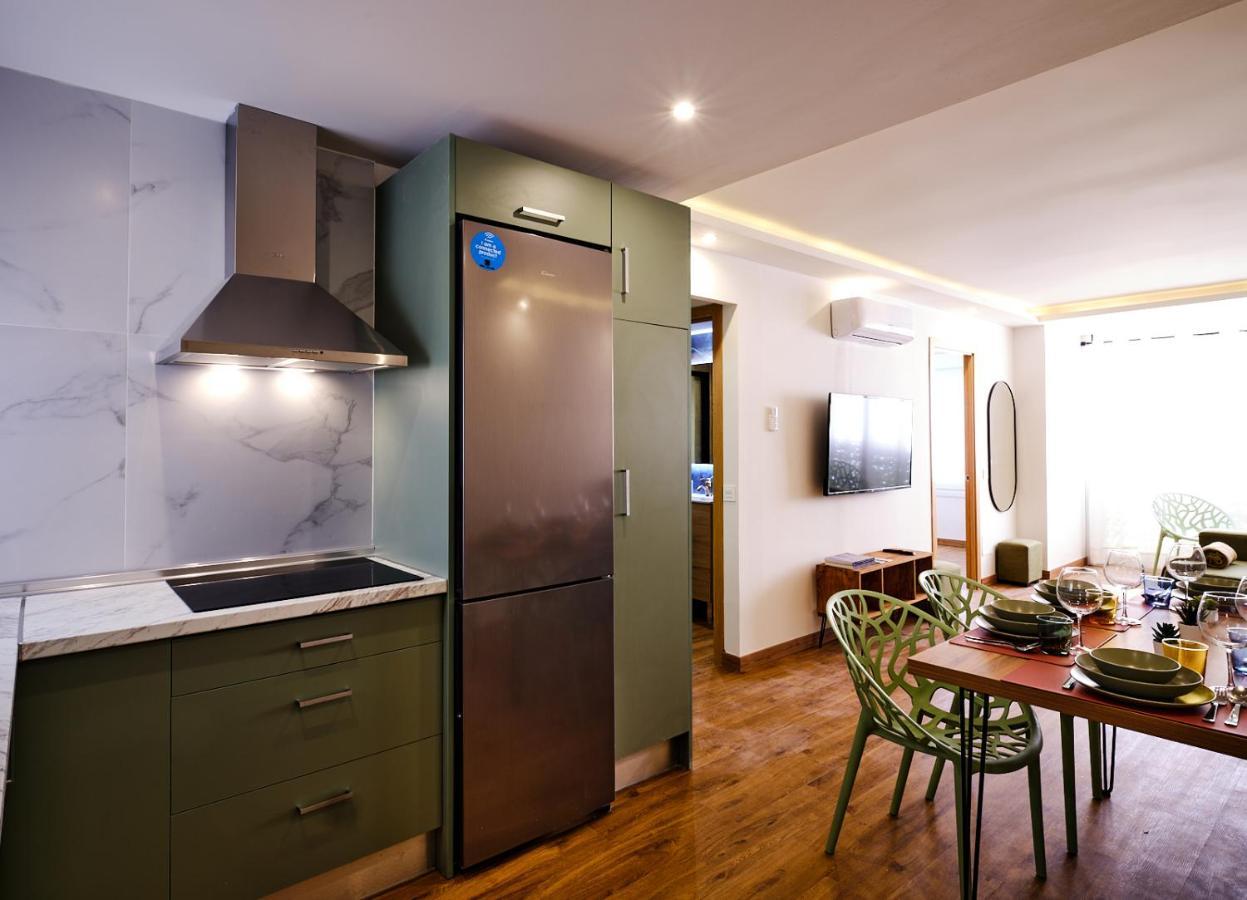 Leo Home- Bright & Centric 3 Bedrooms Apartment With Private Parking Included マラガ エクステリア 写真