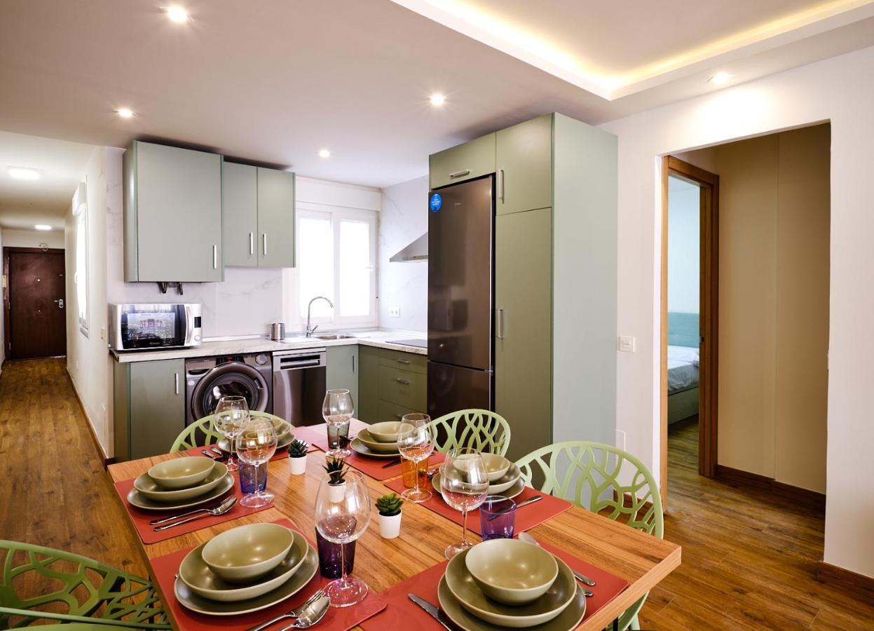 Leo Home- Bright & Centric 3 Bedrooms Apartment With Private Parking Included マラガ エクステリア 写真